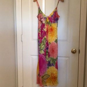 Beautiful sun dress!! 🌻